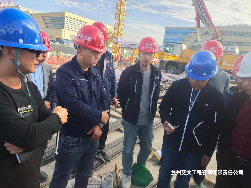 白總赴格爾木鐵路公寓項(xiàng)目指導(dǎo)工作2-1.jpg